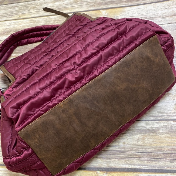 Sol and Selene quilted nylon burgundy Shoulder Tote Bag - Picture 10 of 13